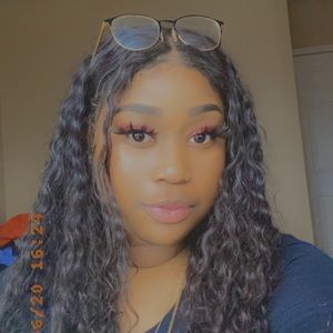 Meet your Posher, Shae